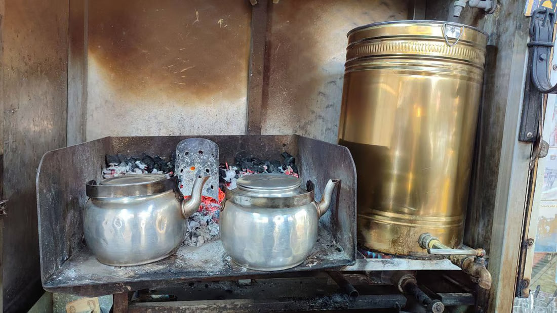 Baghdad tea stand’s special blend draws customers from across the city