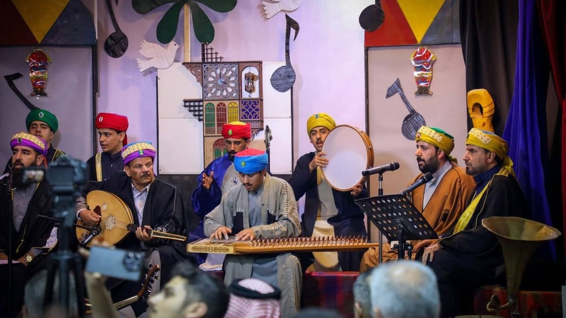 صور: الأنبار تذهب إلى الأندلس.. أمسية موشحات بالأزياء العتيقة في الرمادي