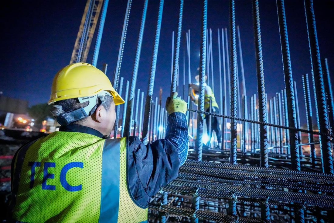 بيان: السوداني اطلع على حجم الإنجاز في ساحة النسور ووجه بضبط التوقيتات