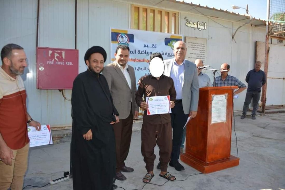 صور: نزلاء سجن “الخنّاق” يتعلمون فنون الحلاقة ويستعدون لبطولة كرة في السماوة