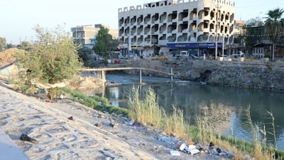 الديوانية تريد “جسراً عسكرياً” في شارع الأطباء.. والمحافظ: انتظروا قليلاً (فيديو)