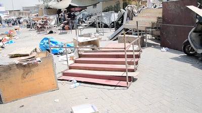 حملة “بغداد أجمل” تطيح بأكشاك السوق العربي.. والباعة يصرخون: أرزاقنا أُزيلت بلا بديل