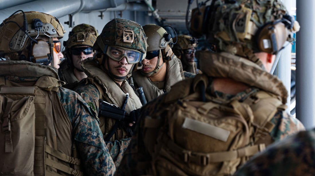 کەشتیی جەنگیی “یو ئێس ئێس تریپۆلی” و 3500 سەربازی ئەمریکی گەیشتنە ناوچەکە