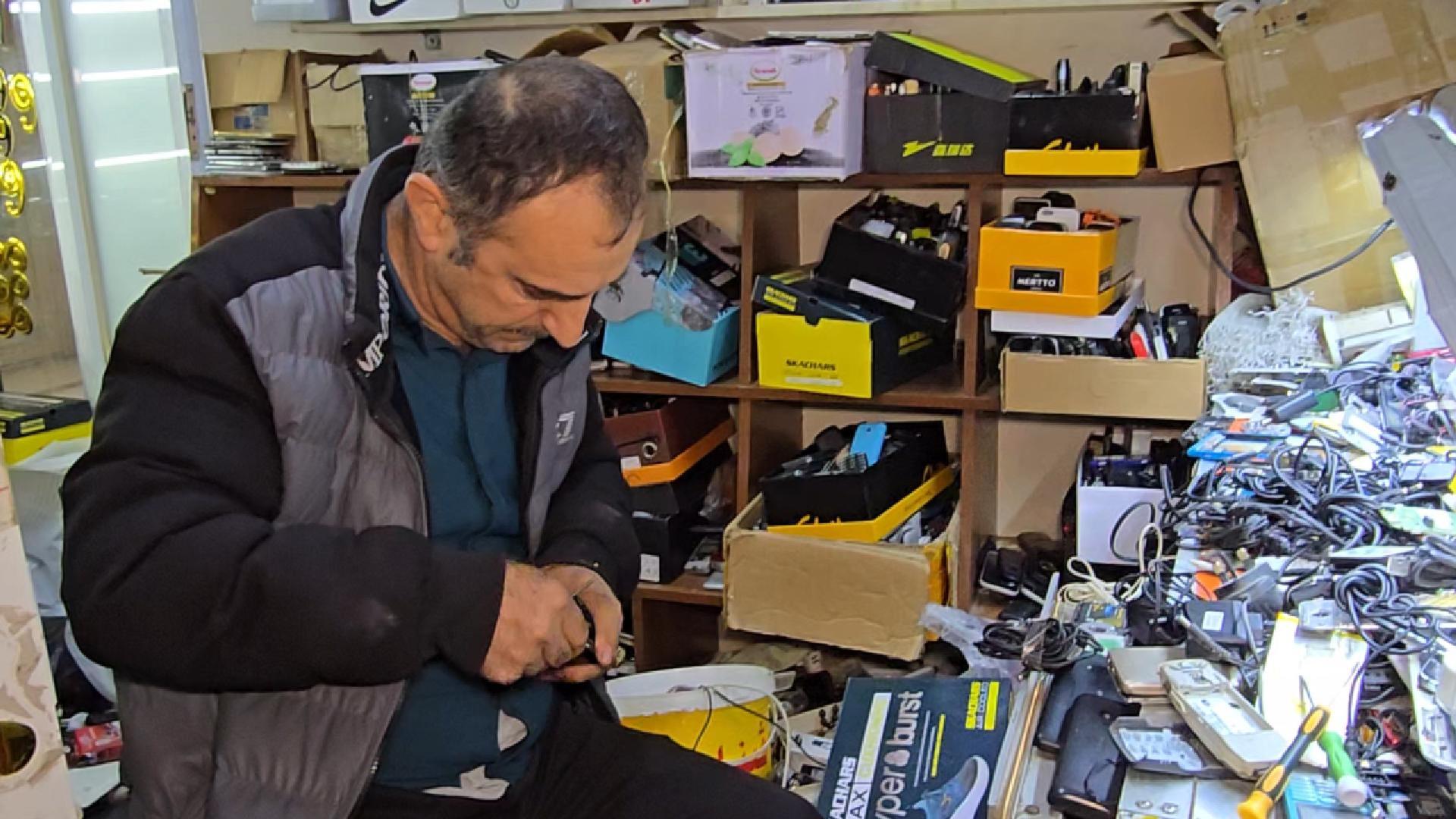 Sulaymaniyah shopkeeper revives vintage cell phones with over 10,000 ...