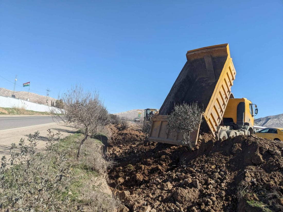 چارەسەری دەیان داری رێگای تەکیە بۆ چەمچەماڵ دەکرێت کە بەهۆی لافاوەکەوە مەترسیان لەسەربوو