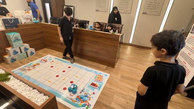 عائلة المهندس النجفي تواصل شغف البرمجة وستدرب 1000 طفل