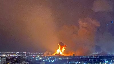 ئەمریکا و ئیسرائیل دەستیان بە لێدانی ژێرخانی وزەی ئێران کرد؛ پترۆکیمیایی ئەمیر کەبیر پێکرا