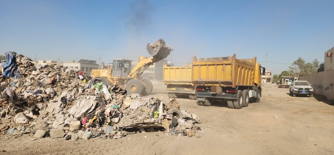 گەڵابەیەك دەستی بەسەرداگیرا و گۆڕەپانێكیان پێ خاوێن كردەوە