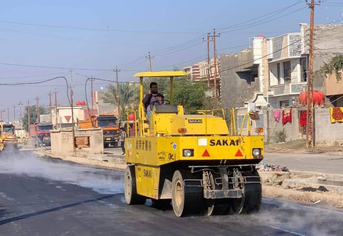 مقرنص وإنارة.. خدمات جديدة لـ “شارع الطرشي” في أبو غريب (صور)
