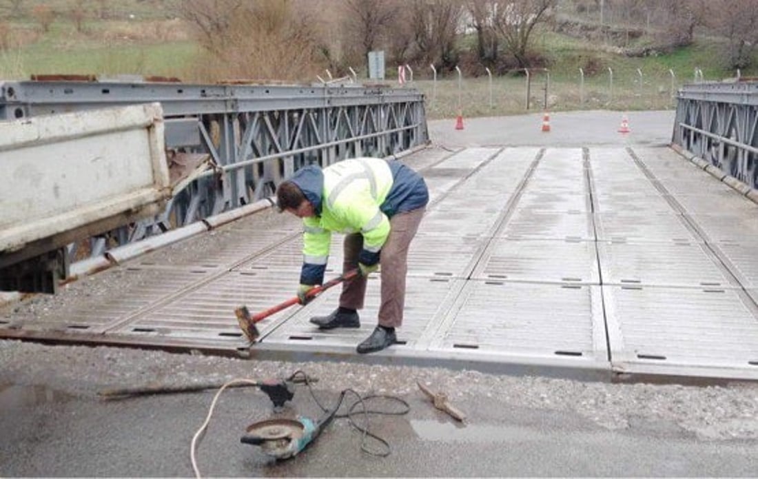 پرده‌ ئاسنینه‌كه‌ى سه‌ر رێگاى هامڵتۆن چاككرایه‌وه‌