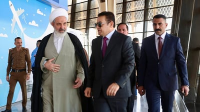 صور: ممثل شيعة سوريا يصل إلى بغداد والأعرجي يستقبله في المطار