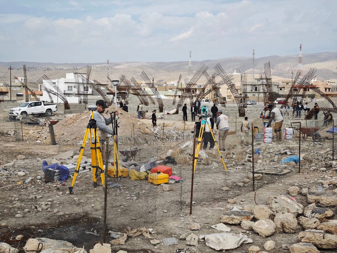 Sinjar excavation of mass graves underway to recover remains of ISIS victims