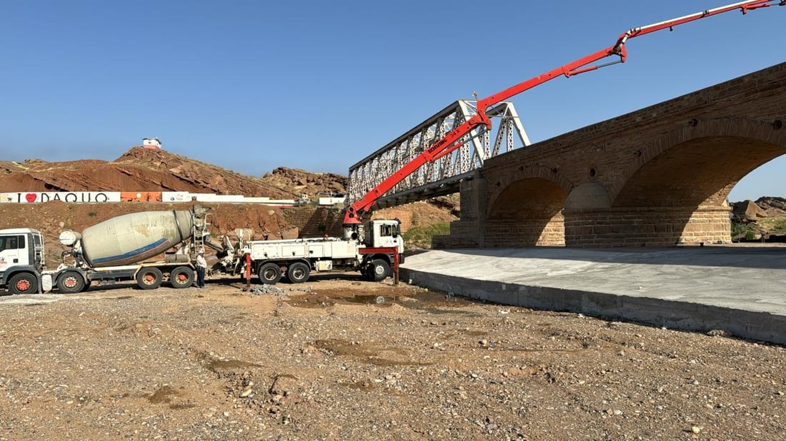 صور: الخبراء الأتراك باشروا بإعادة الحياة إلى أقدم جسر عثماني في كركوك