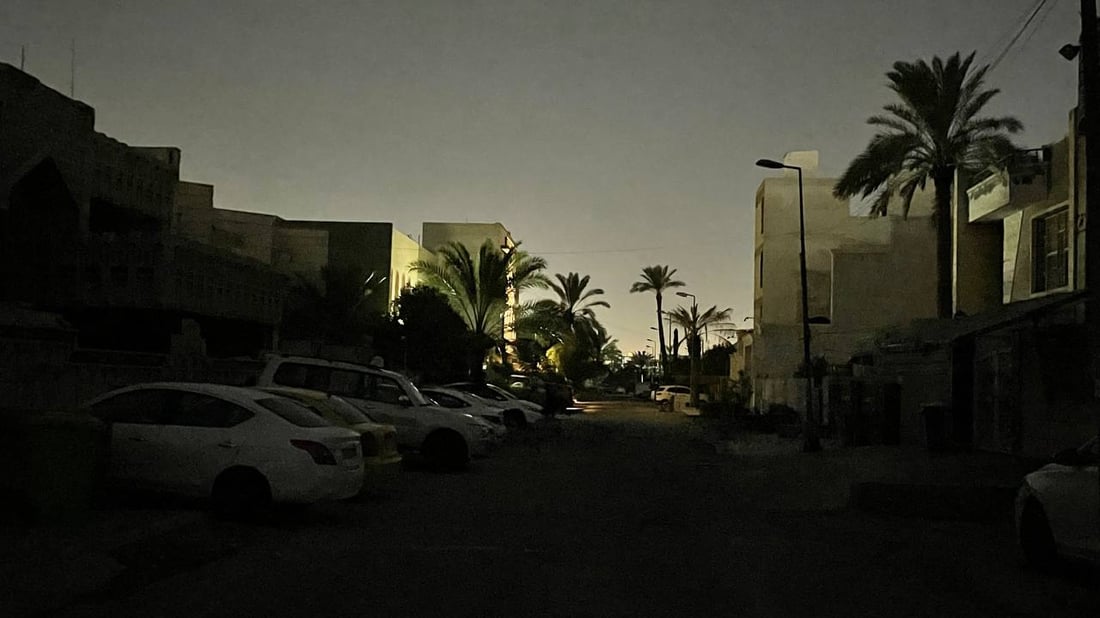 صور: اليرموك مظلمة بلا كهرباء ولا مولدات والأطفال في الشوارع!