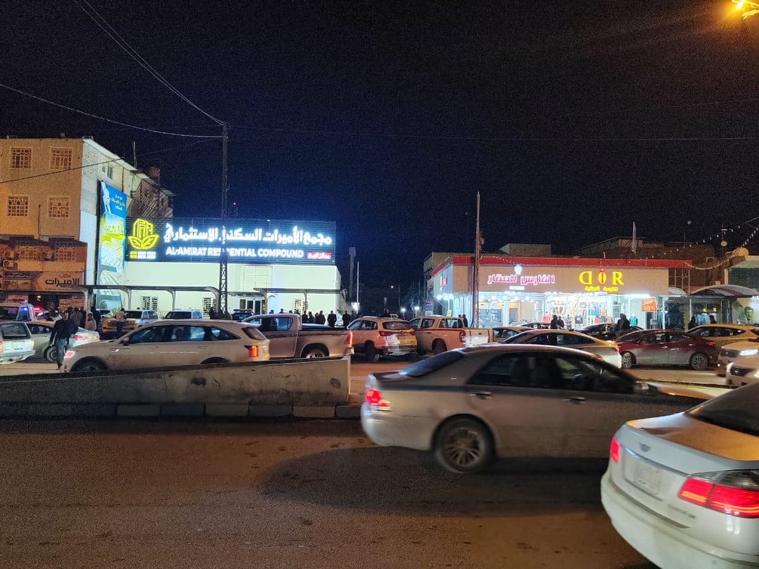 قبل الفجر.. طوابير تسابق “أصحاب التطلوعة” على مجمع سكني جديد في النجف (صور)