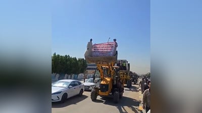 شفلات صفراء وجرارات بابل تجوب الشوارع احتجاجاً على تسعيرة الكاز