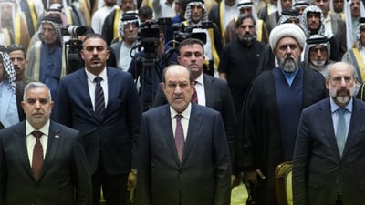 المالكي والسوداني “ادهشني ادهشني”.. خفض رواتب الضباط ودمج النواب فوراً