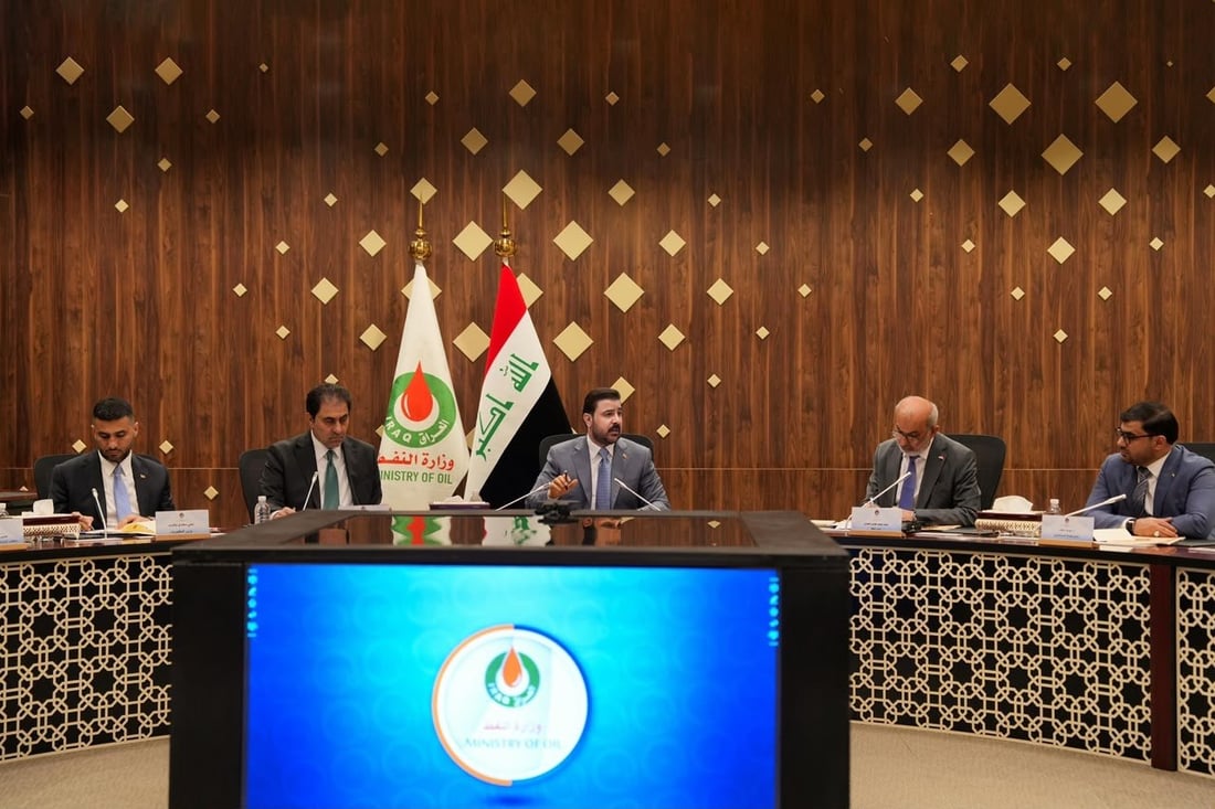 الزيدي يأخذ المندلاوي لوزارة النفط ويسلمه مفاتيح طاقة العراق