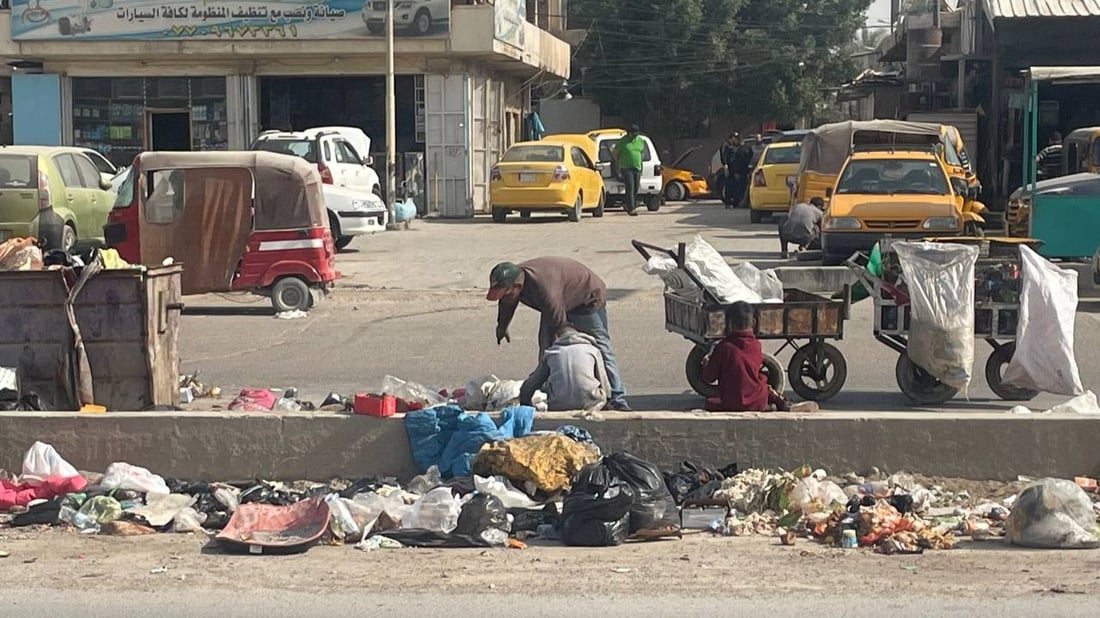 خلف السدة: عائلة من 8 أفراد تعيش على القمامة.. “لا سبيل آخر للرزق”