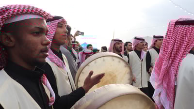 على طريق كويت بصرة: انطلاق “خيمة الزبير” بالدفوف و”السامري” (فيديو)
