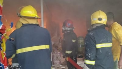 بابل.. الدفاع المدني يخمد حريقاً داخل مدرسة ومحال مجاورة لها