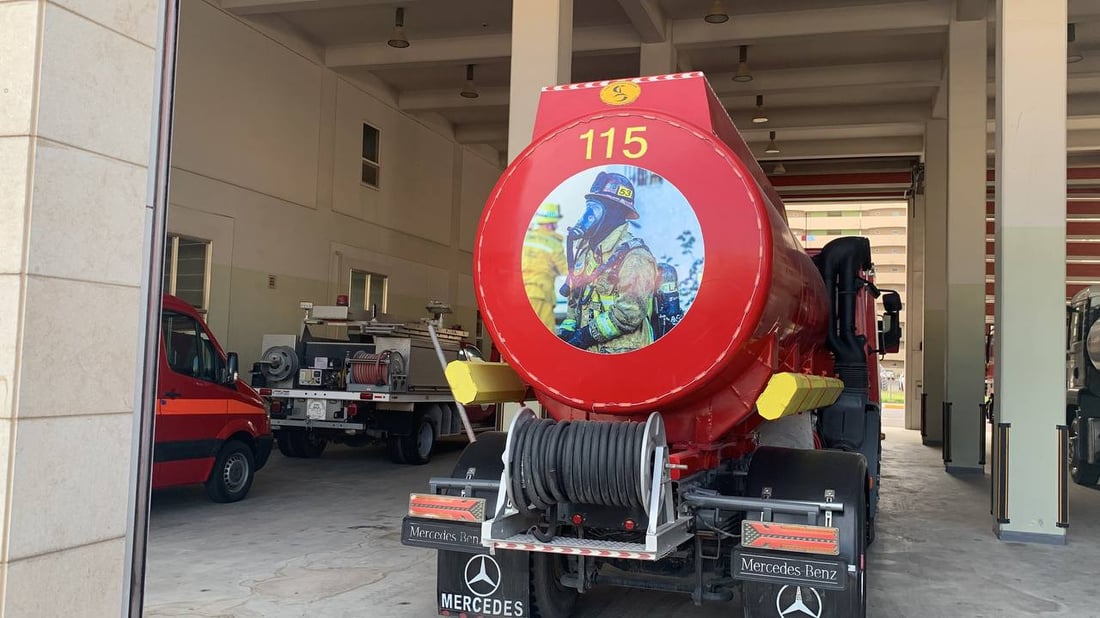 فيديو وصور: بسماية استلمت أحدث سيارات الإطفاء وفرقها “لم تخفق أبداً”