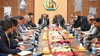وزير العمل يمهل مدراء الأقسام في بغداد والمحافظات 60 يوماً لتقييم أدائهم