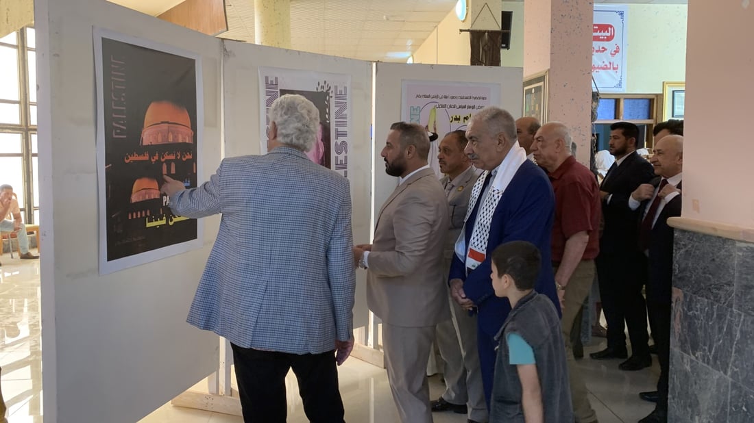 سيعرض أعماله في رام الله والقاهرة.. فنان من الأنبار يرسم لفلسطين في حديثة
