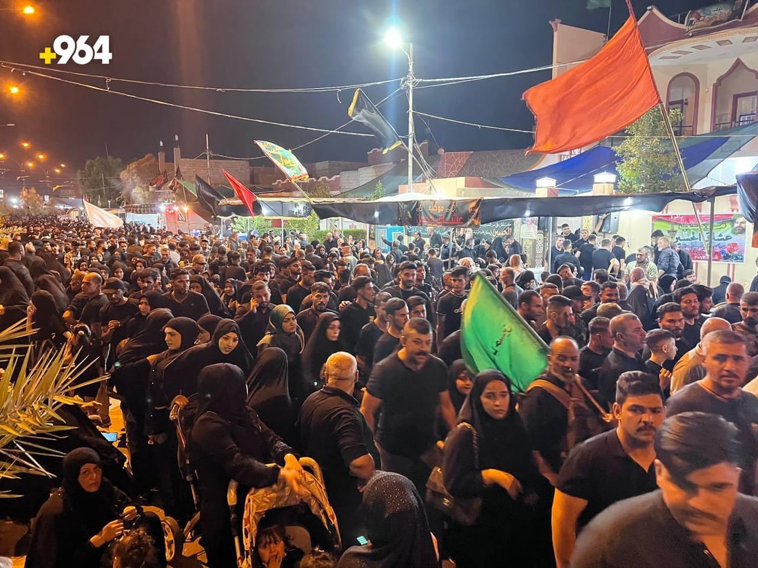 “نرفض تمكين المرأة”.. حافلات زوار كردستان تدخل داقوق رافعة 4 شعارات (فيديو)