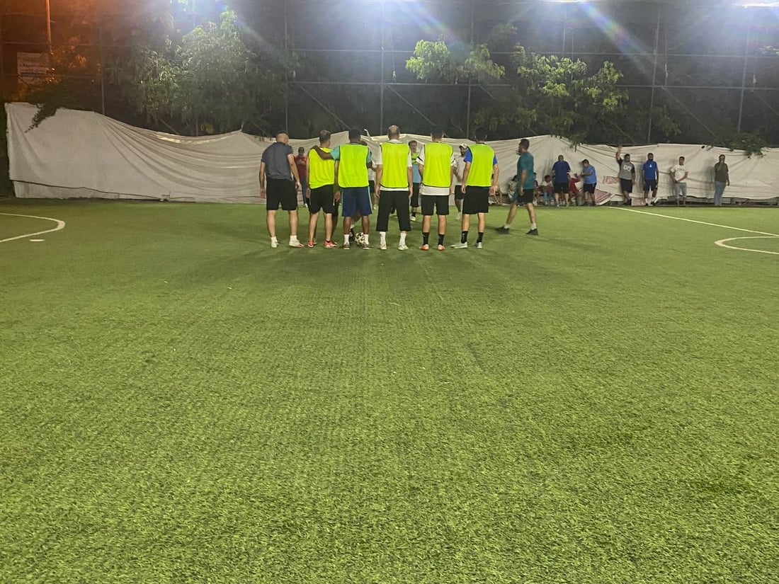 المدرب “كاساس” في زيارة مفاجئة إلى ملعب الشيخ عارف البصري.. وجمهور الكرادة يرحب