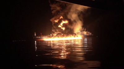 إيران تتبنى قصف خور عبدالله وتنشر مشاهد جديدة للحظة تفجير السفن