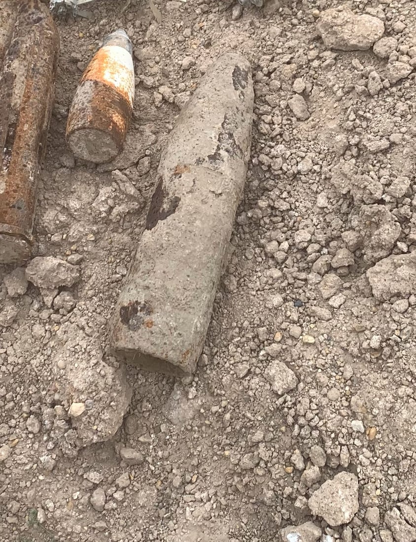 صور: الحشد يعثر على مقذوفات حربية تعود لداعش في الأنبار