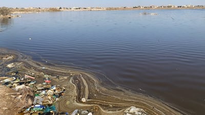 أبو غريب: ساحة فارغة تتحوّل إلى مستنقع آسن.. والأهالي: “آخر الحلول الدفن”
