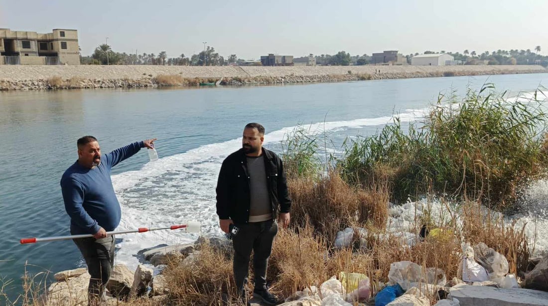 المياه الثقيلة لوثت الفرات.. النجف تكشف تجاوزاً للصرف الصحي على النهر
