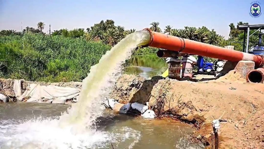 صور من النجف لعمليات كري ورفع ترسبات حوض الفرات