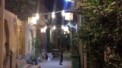 فيديو: زقاق جميل في “النجادة” بات شهيراً في سوق الشيوخ.. لماذا لا نكرر التجربة؟
