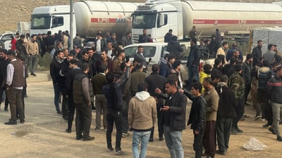 خۆپیشاندانی هاوڵاتیانی مەخمور بەردەوامە؛ رێگایان گرتووە