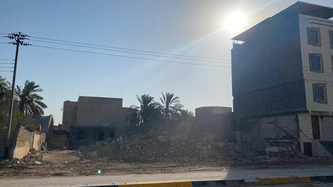 أبو الخصيب تودع جامع السراجي.. جرافات البلدية أنهت جدل المنارة الأثرية (صور)