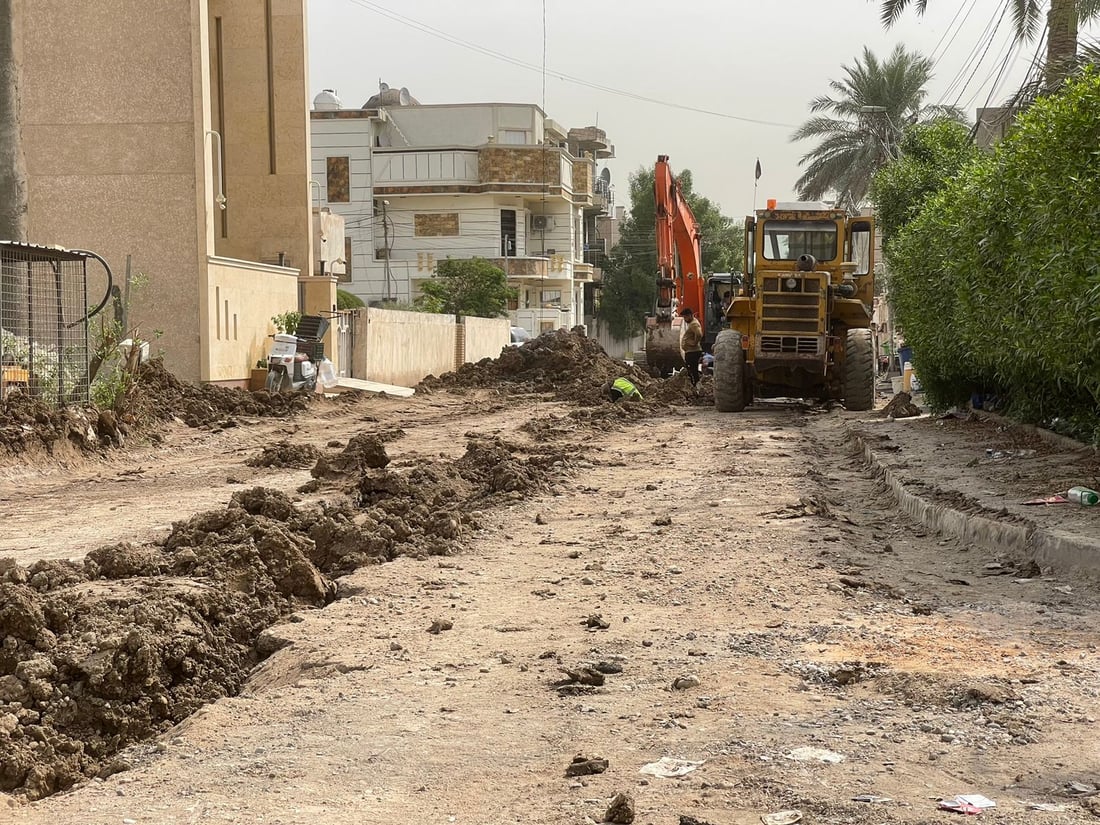 على أمل أن لا نغرق.. شارع فلسطين يستبق الشتاء بأنابيب جديدة (صور)
