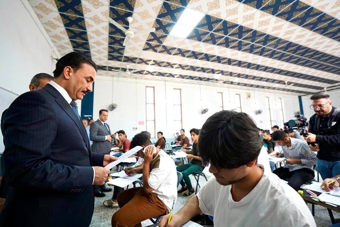صور: وزير التربية يتفقد المراكز الامتحانية في النجف ويفتتح 8 مدارس جديدة