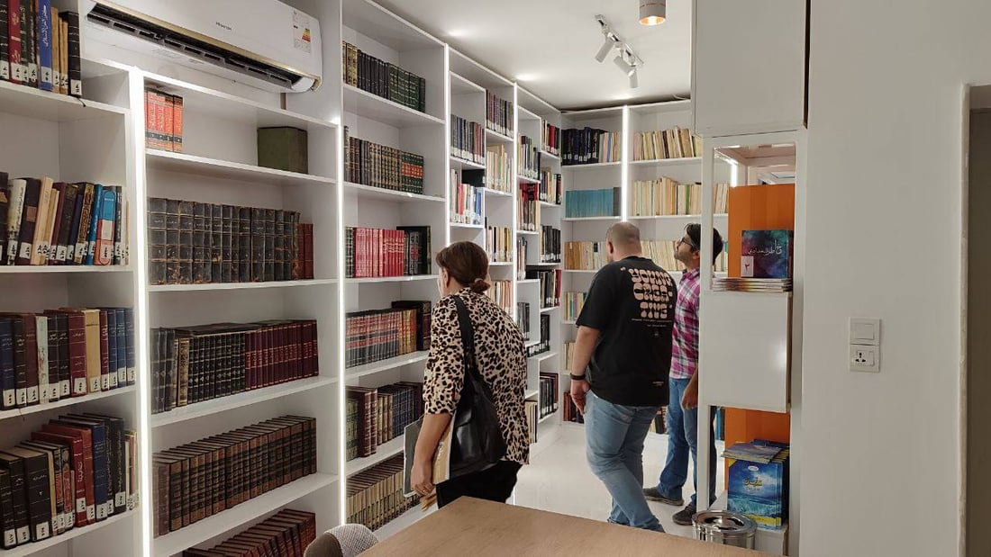 أخلص للفن حتى مع أمير قطر.. الأعظمية تجمع “الكبار” لتحية طالب البغدادي (صور)