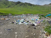 زبڵ و پیسیی 50 گوند دەچێتە ناو ئاوی دوکانەوە