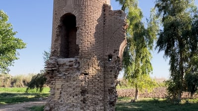 “مكيطيمة” مئذنة عباسية وقد تكون بوابة لمدينة مندثرة.. اليوسفية حائرة بهذا البناء