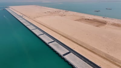 الموانئ تعلن تقدماً جديداً: استلام أول ألف متر من ساحة حاويات الفاو الكبير