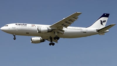 هيئة الطيران الإيرانية: استهداف طائرة مدنية تحمل أدوية جريمة حرب