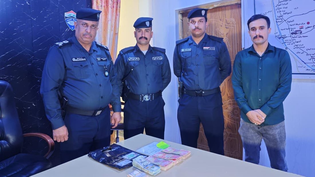 موقف يعكس أمانة العراقيين.. منتسبان في البصرة يعيدان 33 مليوناً لصاحبها