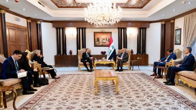 Foreign Minister Fuad Hussein meets US officials in Baghdad