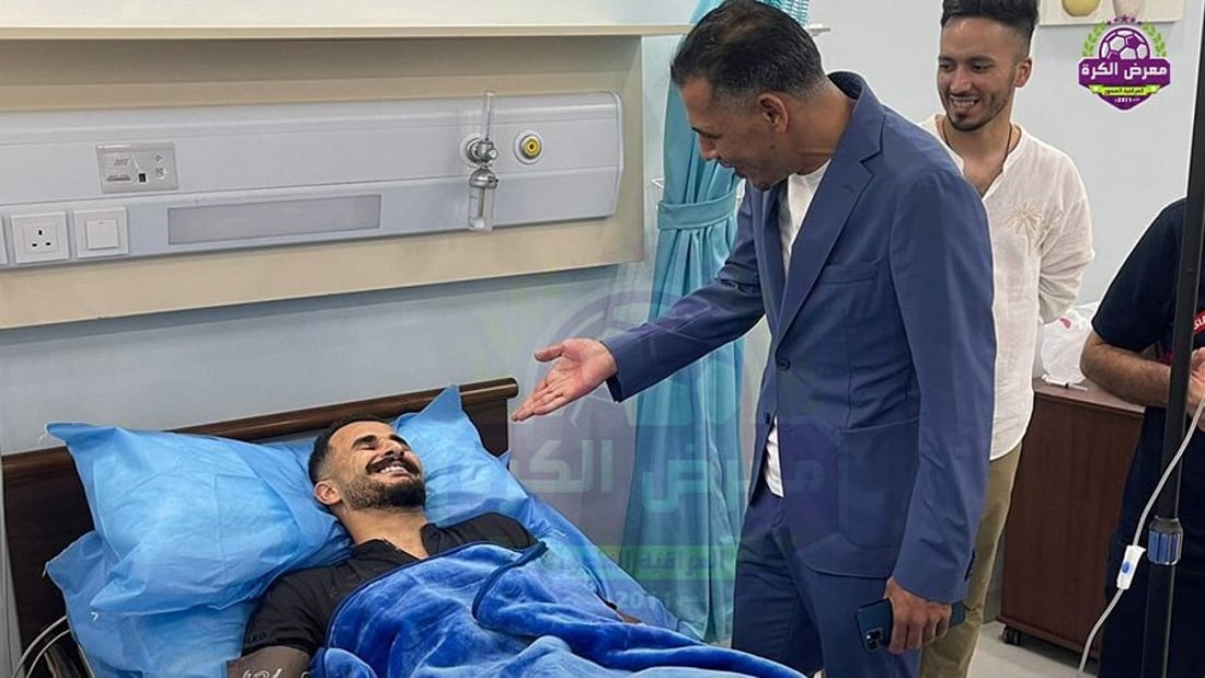 صورة: يونس محمود بجانب أيمن حسين في المستشفى.. نقل للكويت لإجراء عملية