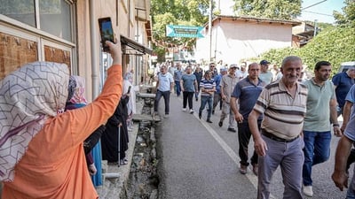 ساڵانه‌ رۆژێك پیاوان له‌ گوند ده‌رده‌كرێن و ژنان كاره‌كان راده‌په‌ڕێنن