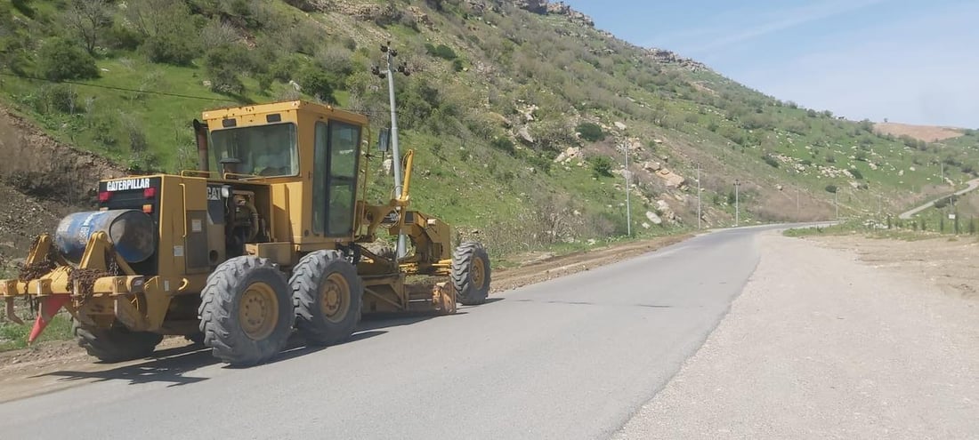 رێگای بەشێکی ناحیە و گوندەکان لە پاشماوەی باران و لافاو پاککرانەوە